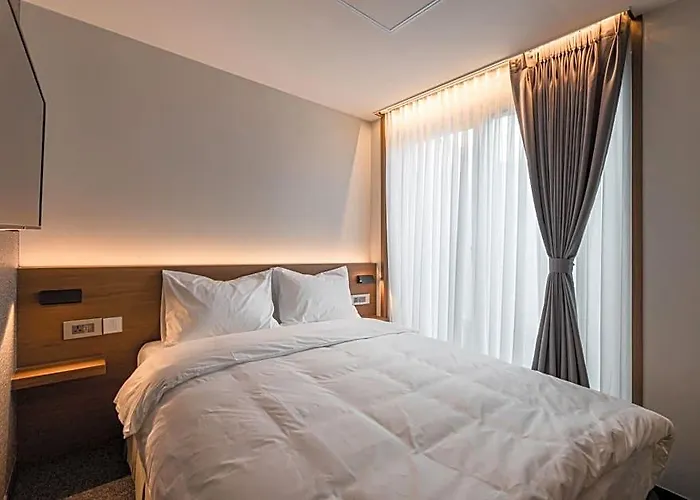 Hotel Pillowsopher Hongdae *