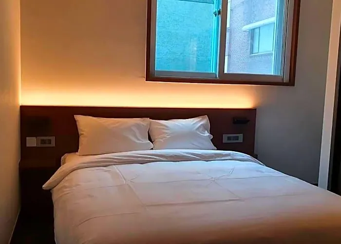 Pillowsopher Hongdae Hotel