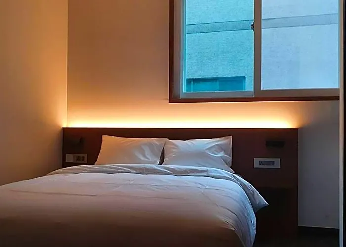 Hotel Pillowsopher Hongdae *